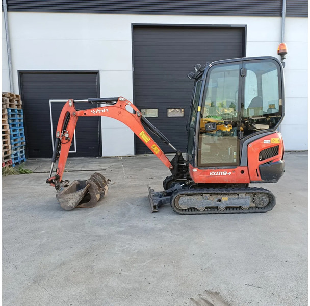 Kubota KX019-4 - Mini bager: slika Kubota KX019-4 - Mini bager Kubota KX019-4 - Mini bager: slika Kubota KX019-4 - Mini bager