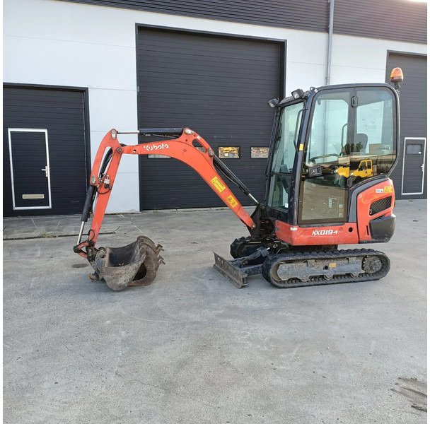 Kubota KX019-4 - Mini bager: slika Kubota KX019-4 - Mini bager Kubota KX019-4 - Mini bager: slika Kubota KX019-4 - Mini bager
