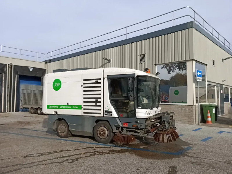 Ravo 540 - Cestovna čistilica: slika Ravo 540 - Cestovna čistilica Ravo 540 - Cestovna čistilica: slika Ravo 540 - Cestovna čistilica