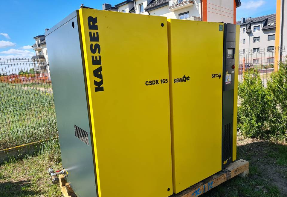 KOMPRESOR ŚRUBOWY KAESER CSDX165 SFC 90Kw, 2012r - Zračni kompresor: slika KOMPRESOR ŚRUBOWY KAESER CSDX165 SFC 90Kw, 2012r - Zračni kompresor KOMPRESOR ŚRUBOWY KAESER CSDX165 SFC 90Kw, 2012r - Zračni kompresor: slika KOMPRESOR ŚRUBOWY KAESER CSDX165 SFC 90Kw, 2012r - Zračni kompresor