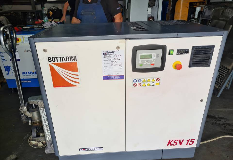 Kompresor śrubowy BOTTARINI KSV 15, 15 kw, 2015r - Zračni kompresor: slika Kompresor śrubowy BOTTARINI KSV 15, 15 kw, 2015r - Zračni kompresor Kompresor śrubowy BOTTARINI KSV 15, 15 kw, 2015r - Zračni kompresor: slika Kompresor śrubowy BOTTARINI KSV 15, 15 kw, 2015r - Zračni kompresor