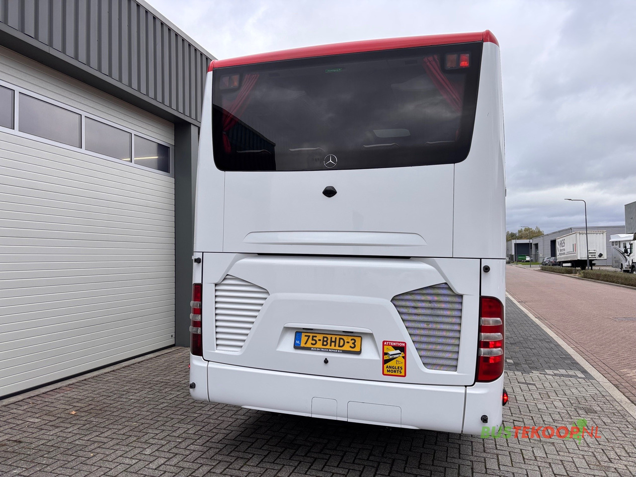 Mercedes TOURISMO RHD-M/2A - Turistički autobus: slika  Mercedes TOURISMO RHD-M/2A - Turistički autobus Mercedes TOURISMO RHD-M/2A - Turistički autobus: slika  Mercedes TOURISMO RHD-M/2A - Turistički autobus