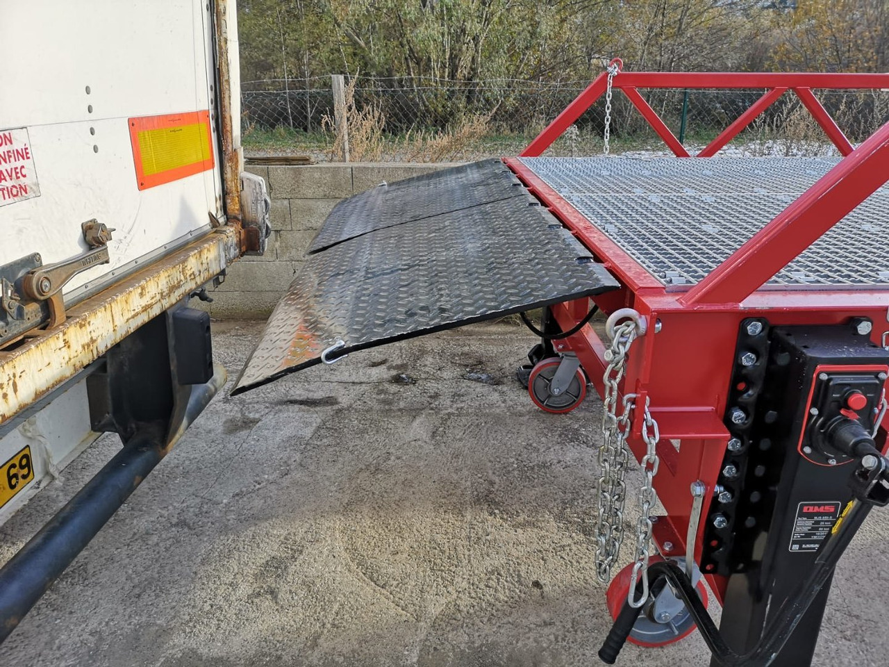 Novi Utovarna rampa Loading Ramp with with hydraulic tilting bridge - AZ RAMP - STAR- 8T. 8 ton capacity: slika Novi Utovarna rampa Loading Ramp with with hydraulic tilting bridge - AZ RAMP - STAR- 8T. 8 ton capacity Novi Utovarna rampa Loading Ramp with with hydraulic tilting bridge - AZ RAMP - STAR- 8T. 8 ton capacity: slika Novi Utovarna rampa Loading Ramp with with hydraulic tilting bridge - AZ RAMP - STAR- 8T. 8 ton capacity