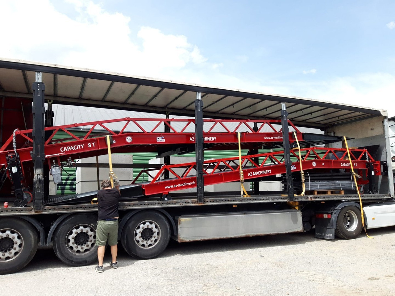 Novi Utovarna rampa Loading Ramp with with hydraulic tilting bridge - AZ RAMP - STAR- 8T. 8 ton capacity: slika Novi Utovarna rampa Loading Ramp with with hydraulic tilting bridge - AZ RAMP - STAR- 8T. 8 ton capacity Novi Utovarna rampa Loading Ramp with with hydraulic tilting bridge - AZ RAMP - STAR- 8T. 8 ton capacity: slika Novi Utovarna rampa Loading Ramp with with hydraulic tilting bridge - AZ RAMP - STAR- 8T. 8 ton capacity