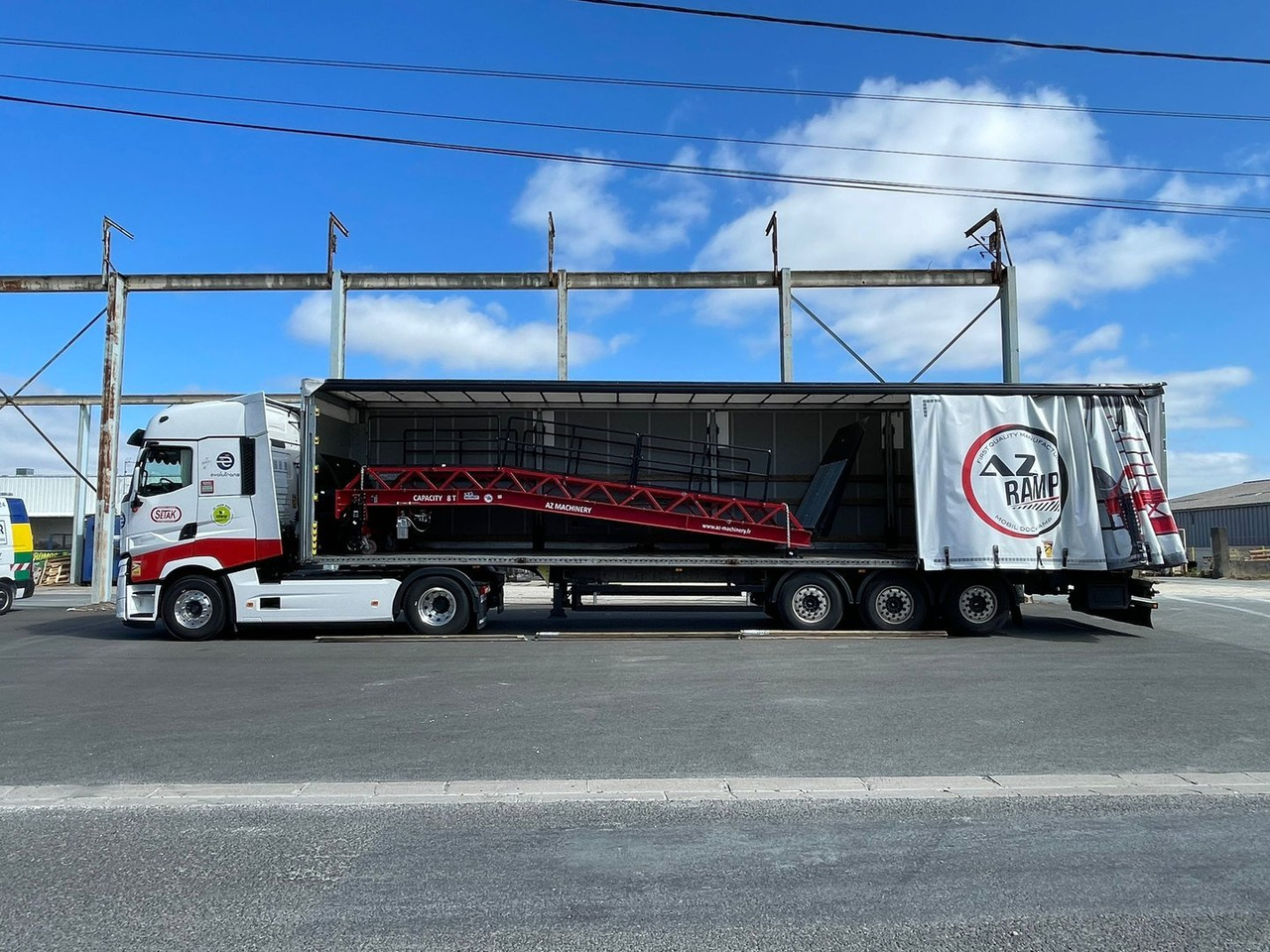 Novi Utovarna rampa Loading Ramp with with hydraulic tilting bridge - AZ RAMP - STAR- 8T. 8 ton capacity: slika Novi Utovarna rampa Loading Ramp with with hydraulic tilting bridge - AZ RAMP - STAR- 8T. 8 ton capacity Novi Utovarna rampa Loading Ramp with with hydraulic tilting bridge - AZ RAMP - STAR- 8T. 8 ton capacity: slika Novi Utovarna rampa Loading Ramp with with hydraulic tilting bridge - AZ RAMP - STAR- 8T. 8 ton capacity