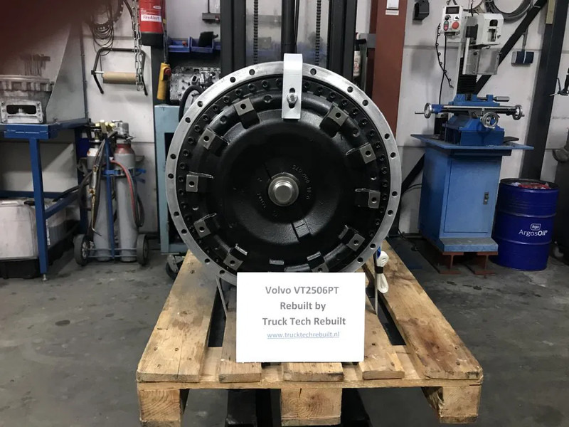 Volvo VT2506PT With or Without retarder / With or without second steering pump - Mjenjač: slika Volvo VT2506PT With or Without retarder / With or without second steering pump - Mjenjač Volvo VT2506PT With or Without retarder / With or without second steering pump - Mjenjač: slika Volvo VT2506PT With or Without retarder / With or without second steering pump - Mjenjač