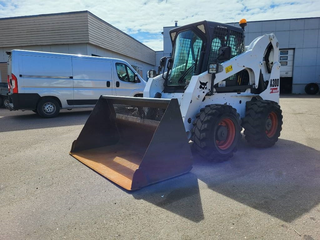 Bobcat A 300 - Mini utovarivač: slika Bobcat A 300 - Mini utovarivač Bobcat A 300 - Mini utovarivač: slika Bobcat A 300 - Mini utovarivač
