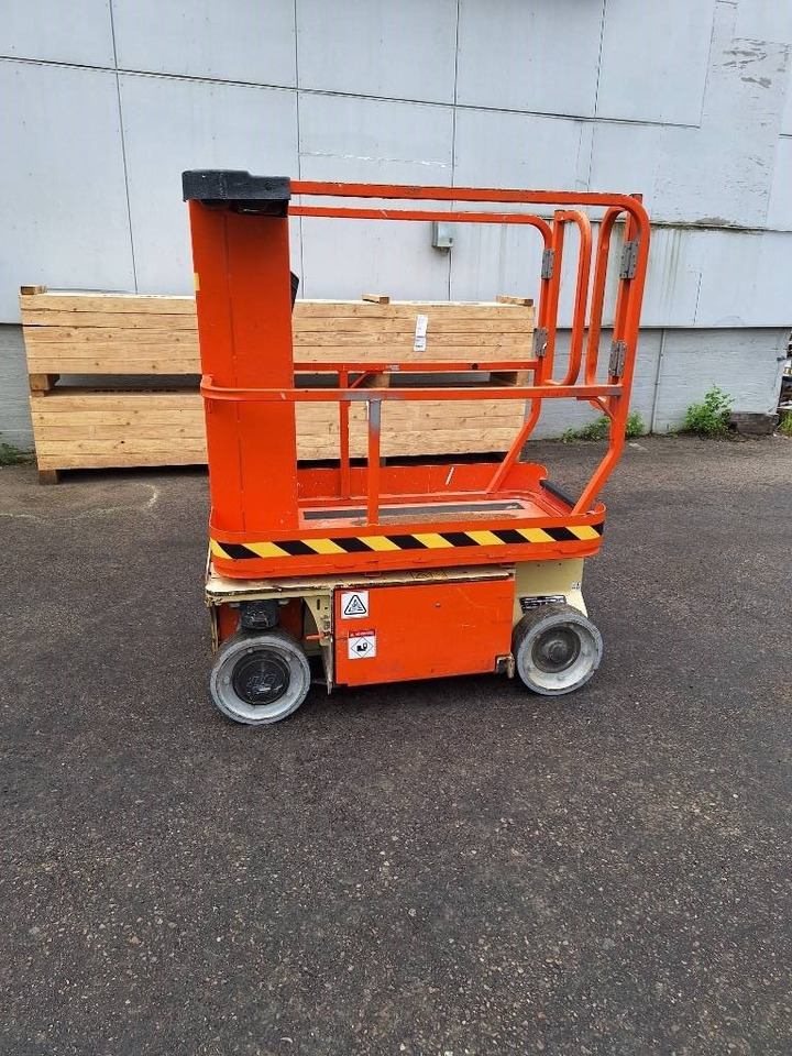 JLG 1230 ES - Škarasta podizna platforma: slika JLG 1230 ES - Škarasta podizna platforma JLG 1230 ES - Škarasta podizna platforma: slika JLG 1230 ES - Škarasta podizna platforma
