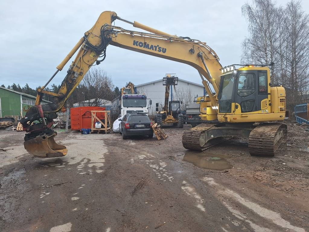 Komatsu PC 228 USLC-8 - Bager gusjeničar: slika Komatsu PC 228 USLC-8 - Bager gusjeničar Komatsu PC 228 USLC-8 - Bager gusjeničar: slika Komatsu PC 228 USLC-8 - Bager gusjeničar
