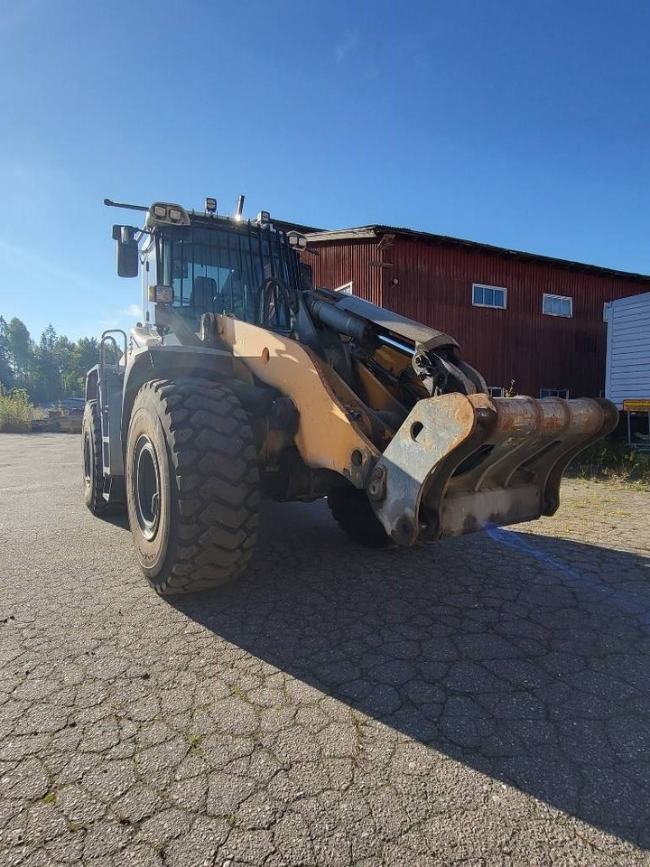 Liebherr L 556 - Utovarivač na kotačima: slika Liebherr L 556 - Utovarivač na kotačima Liebherr L 556 - Utovarivač na kotačima: slika Liebherr L 556 - Utovarivač na kotačima