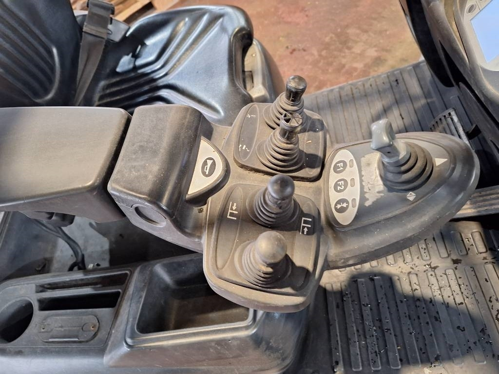 Still RX70-16T - Plinski viličar: slika Still RX70-16T - Plinski viličar Still RX70-16T - Plinski viličar: slika Still RX70-16T - Plinski viličar