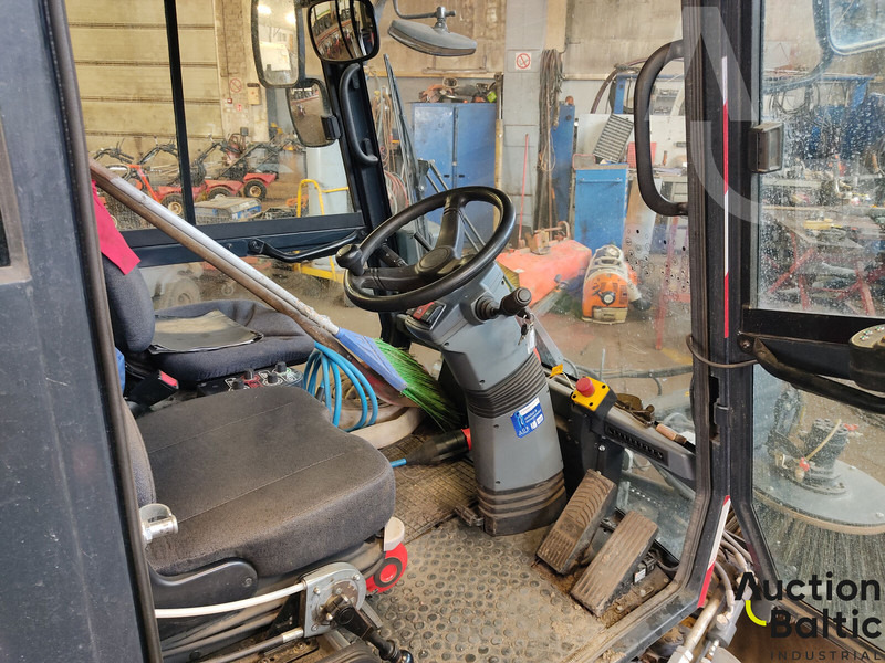 Aebi Schmitd eSwingo 200+ - Cestovna čistilica: slika Aebi Schmitd eSwingo 200+ - Cestovna čistilica Aebi Schmitd eSwingo 200+ - Cestovna čistilica: slika Aebi Schmitd eSwingo 200+ - Cestovna čistilica