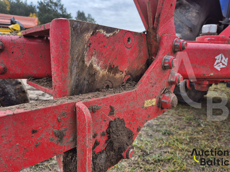 Plug Akpil KMJR4+1SO: slika Plug Akpil KMJR4+1SO