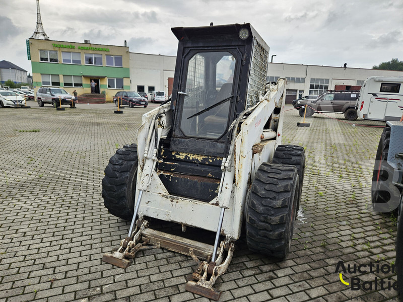 Bobcat - Mini utovarivač: slika Bobcat - Mini utovarivač Bobcat - Mini utovarivač: slika Bobcat - Mini utovarivač