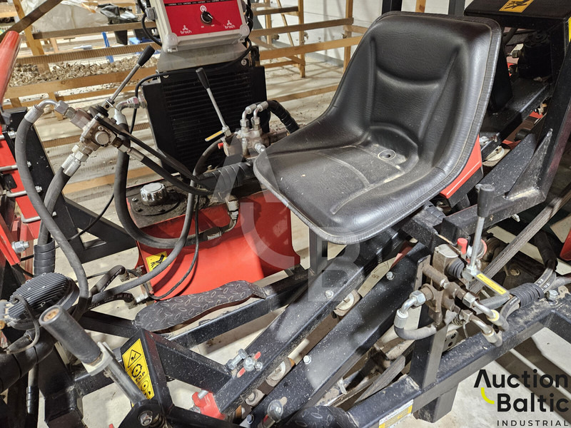 Broch ARAT-1 - Kombajn za žetvu: slika Broch ARAT-1 - Kombajn za žetvu Broch ARAT-1 - Kombajn za žetvu: slika Broch ARAT-1 - Kombajn za žetvu