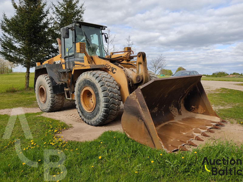 Case 821 C - Utovarivač na kotačima: slika Case 821 C - Utovarivač na kotačima Case 821 C - Utovarivač na kotačima: slika Case 821 C - Utovarivač na kotačima