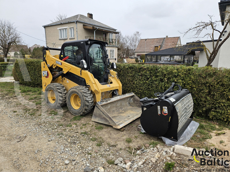 Caterpillar 242 D 3 - Mini utovarivač: slika Caterpillar 242 D 3 - Mini utovarivač Caterpillar 242 D 3 - Mini utovarivač: slika Caterpillar 242 D 3 - Mini utovarivač