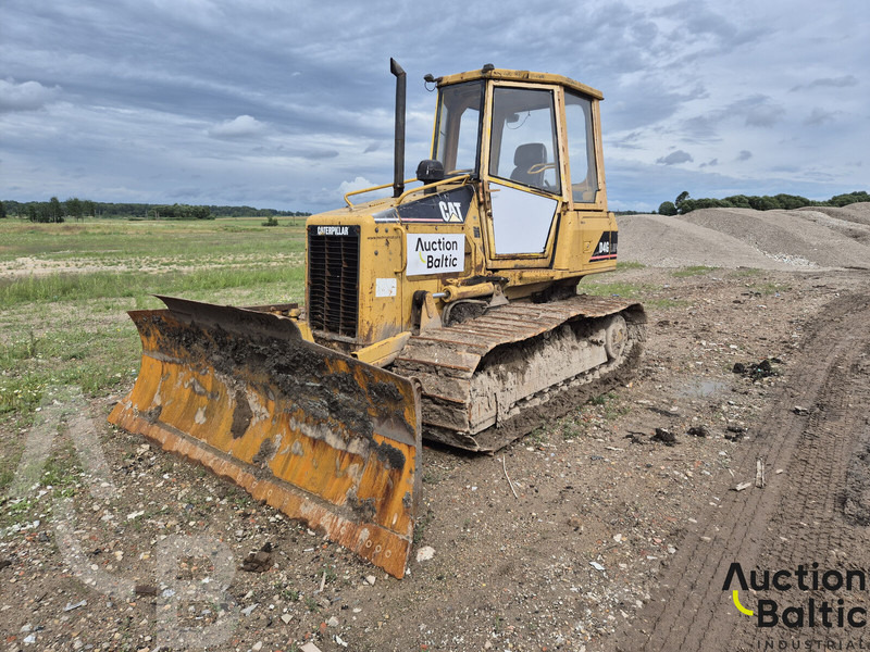 Caterpillar D 4 G - Buldožer: slika Caterpillar D 4 G - Buldožer Caterpillar D 4 G - Buldožer: slika Caterpillar D 4 G - Buldožer