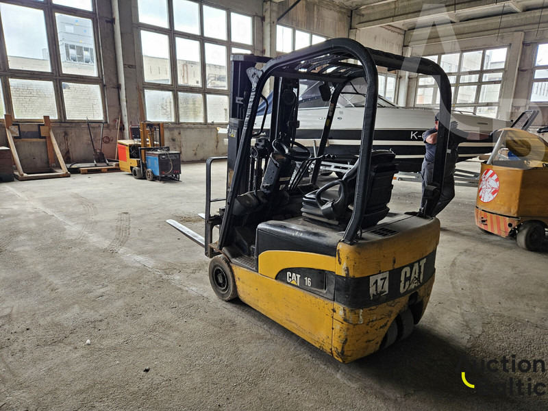 Caterpillar EP 16 NT - Električni viličar: slika Caterpillar EP 16 NT - Električni viličar Caterpillar EP 16 NT - Električni viličar: slika Caterpillar EP 16 NT - Električni viličar