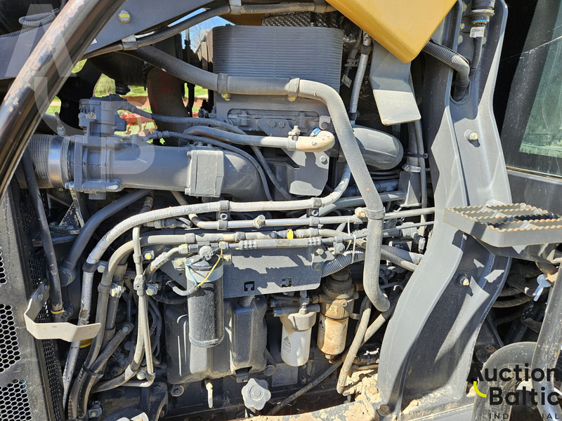 Traktor gusjeničar Challenger MT 755 E: slika Traktor gusjeničar Challenger MT 755 E