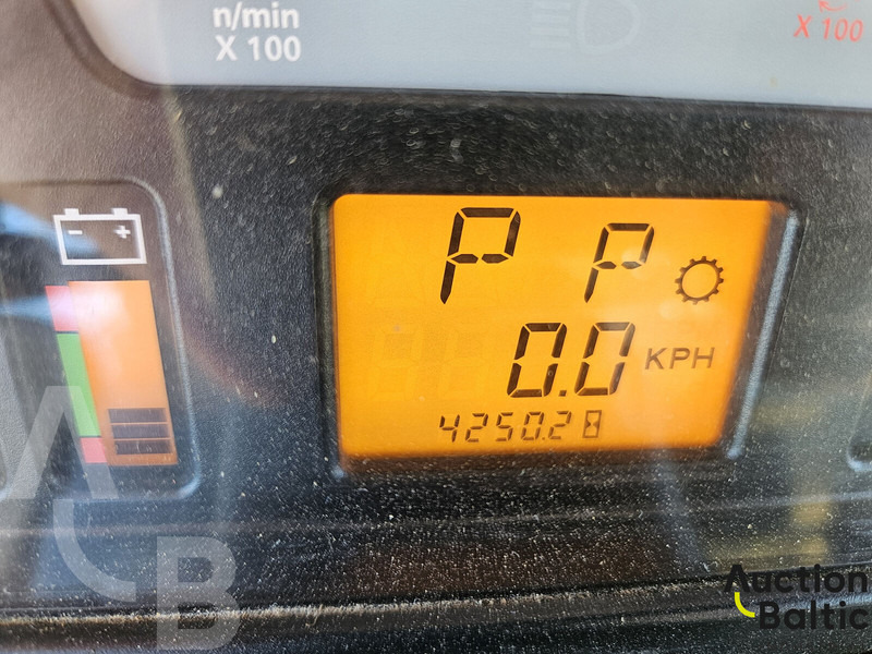 Traktor gusjeničar Challenger MT 755 E: slika Traktor gusjeničar Challenger MT 755 E Traktor gusjeničar Challenger MT 755 E: slika Traktor gusjeničar Challenger MT 755 E