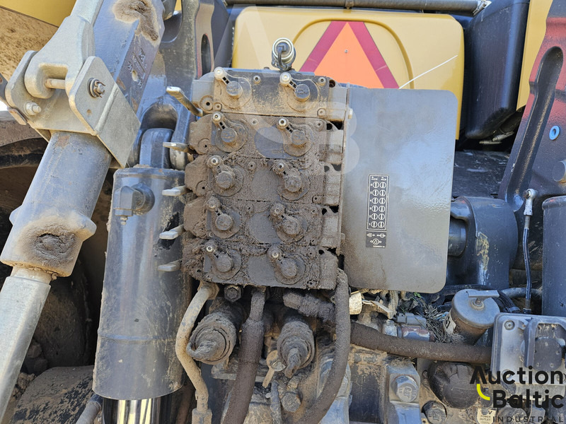 Traktor gusjeničar Challenger MT 755 E: slika Traktor gusjeničar Challenger MT 755 E Traktor gusjeničar Challenger MT 755 E: slika Traktor gusjeničar Challenger MT 755 E