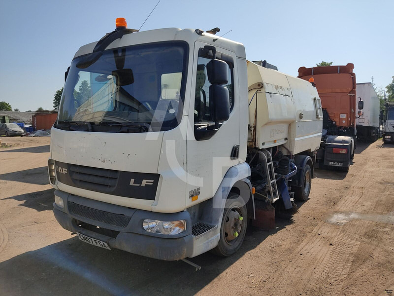 DAF LF45.160 - Cestovna čistilica: slika DAF LF45.160 - Cestovna čistilica DAF LF45.160 - Cestovna čistilica: slika DAF LF45.160 - Cestovna čistilica
