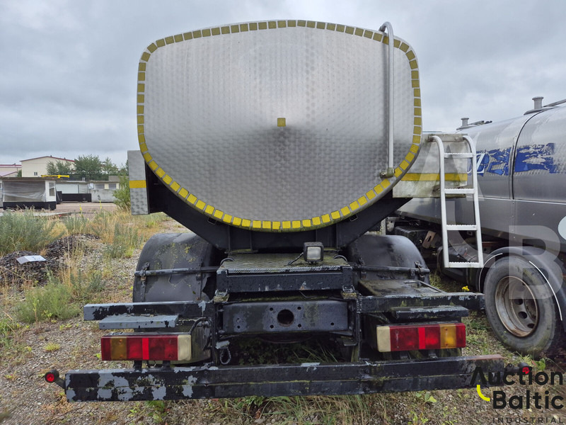 Kamion cisterna za prijevoz mlijeka DAF with tank: slika Kamion cisterna za prijevoz mlijeka DAF with tank