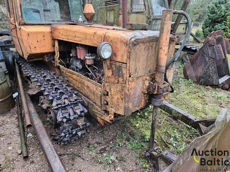 Buldožer DT 75: slika Buldožer DT 75