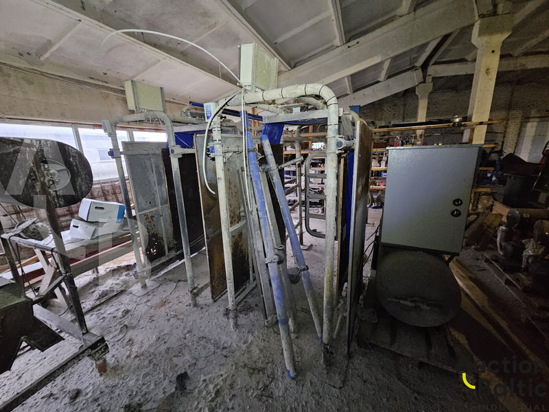 DeLaval milking equipment set - Oprema za stoku: slika DeLaval milking equipment set - Oprema za stoku DeLaval milking equipment set - Oprema za stoku: slika DeLaval milking equipment set - Oprema za stoku