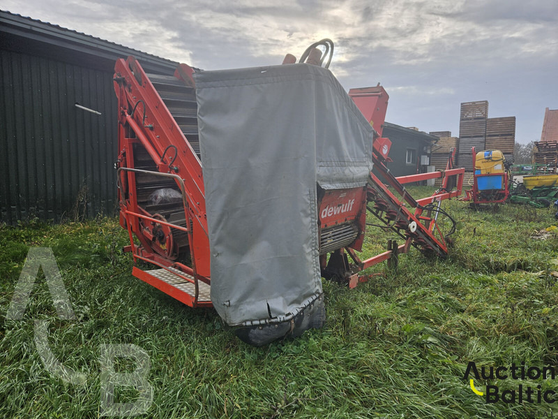 Dewulf P3K - Kombajn za žetvu: slika Dewulf P3K - Kombajn za žetvu Dewulf P3K - Kombajn za žetvu: slika Dewulf P3K - Kombajn za žetvu