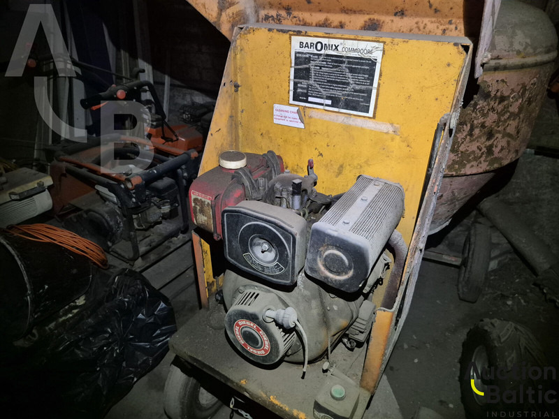 Diesel concrete mixer - Mješalica za beton: slika Diesel concrete mixer - Mješalica za beton Diesel concrete mixer - Mješalica za beton: slika Diesel concrete mixer - Mješalica za beton