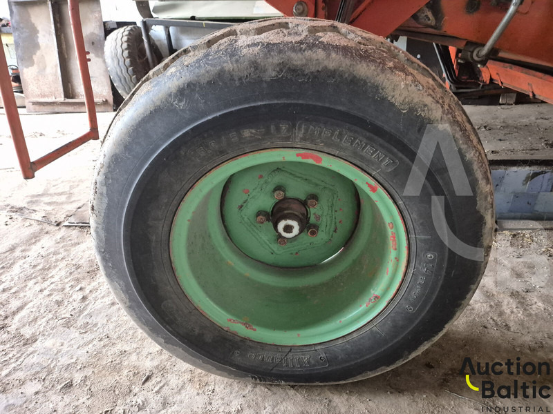 Kombajn za žetvu za prijevoz hrane Dronningborg D1900: slika Kombajn za žetvu za prijevoz hrane Dronningborg D1900 Kombajn za žetvu za prijevoz hrane Dronningborg D1900: slika Kombajn za žetvu za prijevoz hrane Dronningborg D1900