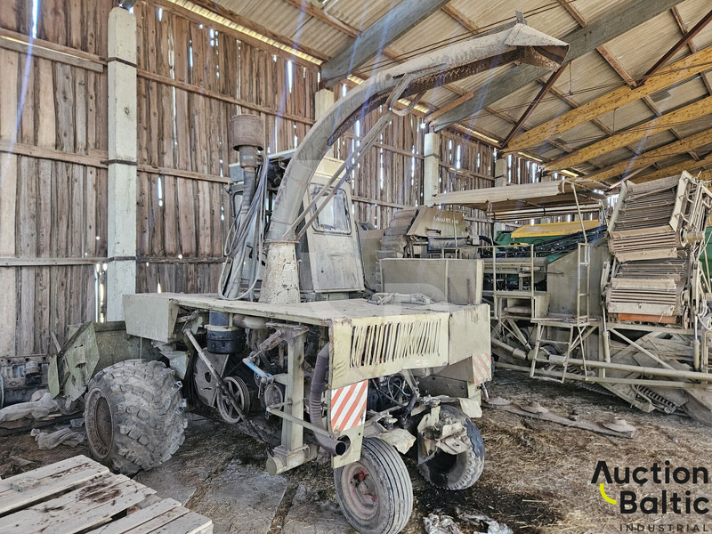 Fortschritt E281C - Silažni kombajn: slika Fortschritt E281C - Silažni kombajn Fortschritt E281C - Silažni kombajn: slika Fortschritt E281C - Silažni kombajn