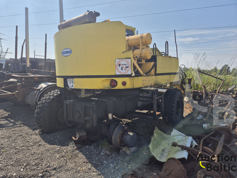 Geismar KGT-V - Bager na kotačima: slika Geismar KGT-V - Bager na kotačima Geismar KGT-V - Bager na kotačima: slika Geismar KGT-V - Bager na kotačima