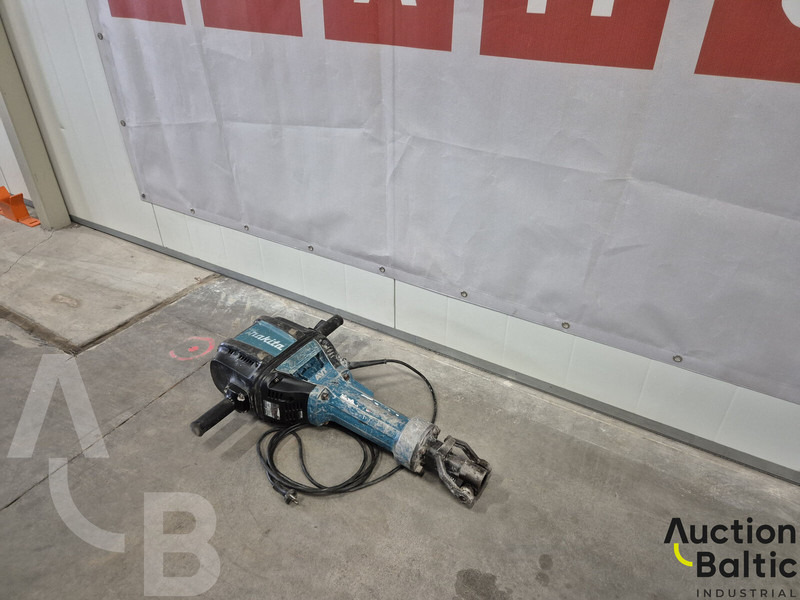 Makita HM1812 - Građevinski strojevi: slika Makita HM1812 - Građevinski strojevi Makita HM1812 - Građevinski strojevi: slika Makita HM1812 - Građevinski strojevi