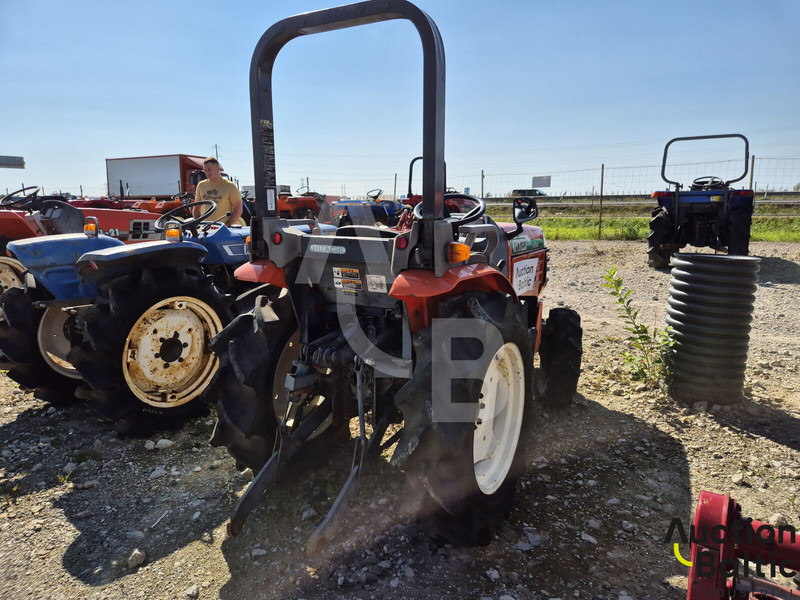 Hitachi CTX20 - Traktor: slika Hitachi CTX20 - Traktor Hitachi CTX20 - Traktor: slika Hitachi CTX20 - Traktor