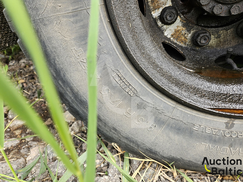 Podizna platforma montirana na kamion Iveco 100E 18: slika Podizna platforma montirana na kamion Iveco 100E 18