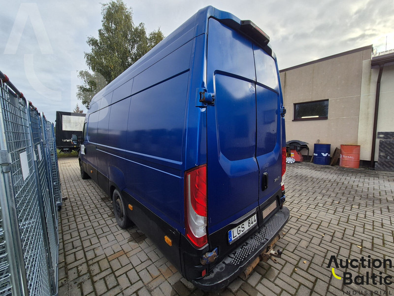 Iveco 35S17 - Furgon: slika Iveco 35S17 - Furgon Iveco 35S17 - Furgon: slika Iveco 35S17 - Furgon