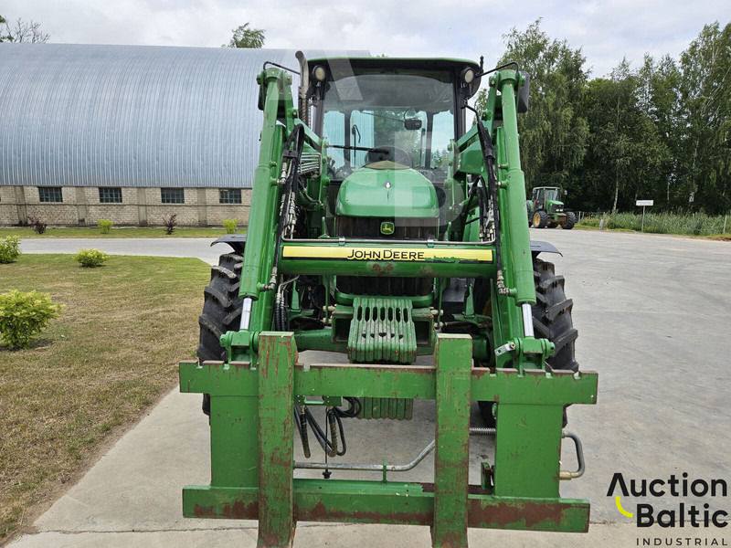 John Deere 5100 R - Traktor: slika John Deere 5100 R - Traktor John Deere 5100 R - Traktor: slika John Deere 5100 R - Traktor