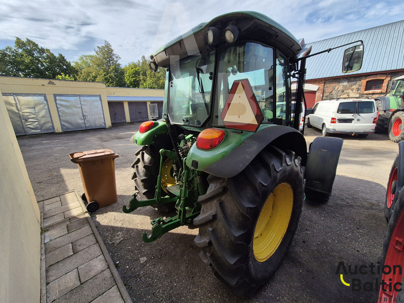 John Deere 5820 - Traktor: slika John Deere 5820 - Traktor John Deere 5820 - Traktor: slika John Deere 5820 - Traktor