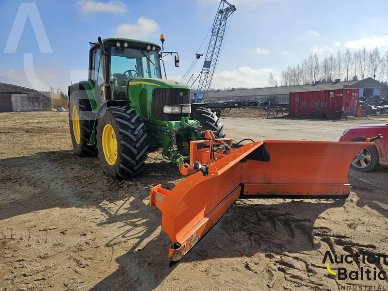 John Deere 6820 - Traktor: slika John Deere 6820 - Traktor John Deere 6820 - Traktor: slika John Deere 6820 - Traktor