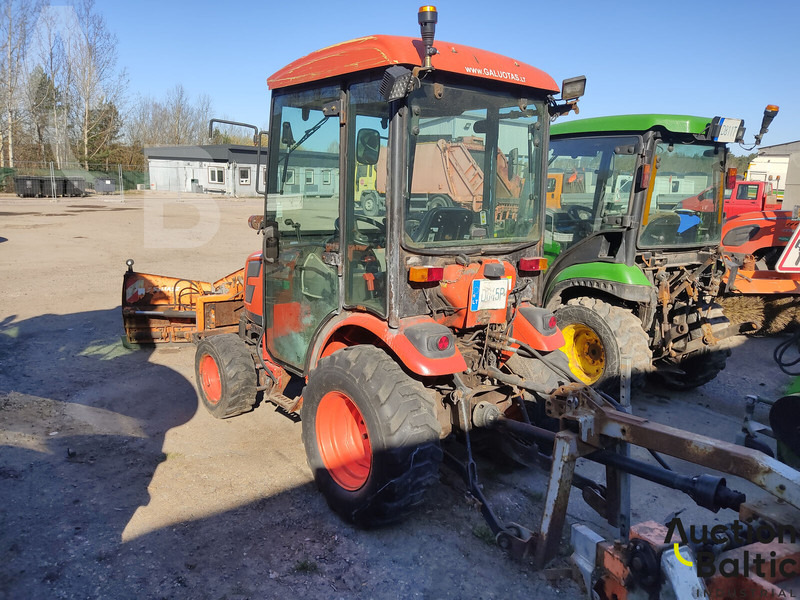 KIOTI CK 2810 - Traktor: slika KIOTI CK 2810 - Traktor KIOTI CK 2810 - Traktor: slika KIOTI CK 2810 - Traktor