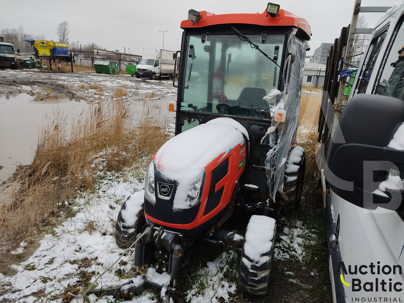 KIOTI CK 2810 - Traktor: slika KIOTI CK 2810 - Traktor KIOTI CK 2810 - Traktor: slika KIOTI CK 2810 - Traktor