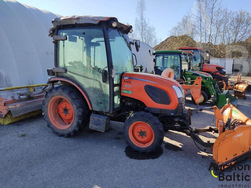 KIOTI CK 4010 - Traktor: slika KIOTI CK 4010 - Traktor KIOTI CK 4010 - Traktor: slika KIOTI CK 4010 - Traktor