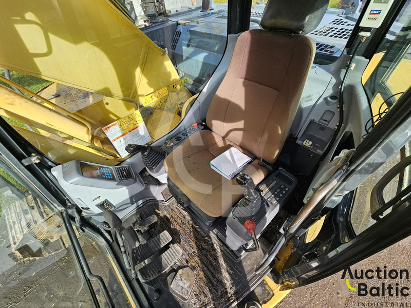 Komatsu PC228USLC-3N0 - Bager gusjeničar: slika Komatsu PC228USLC-3N0 - Bager gusjeničar Komatsu PC228USLC-3N0 - Bager gusjeničar: slika Komatsu PC228USLC-3N0 - Bager gusjeničar