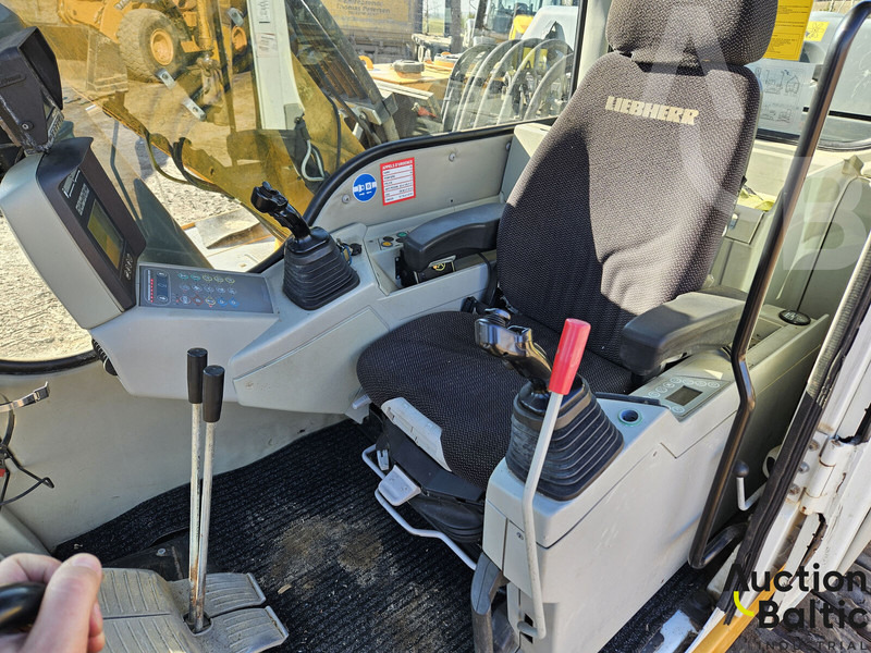 Liebherr R 900 C Litronic - Bager gusjeničar: slika Liebherr R 900 C Litronic - Bager gusjeničar Liebherr R 900 C Litronic - Bager gusjeničar: slika Liebherr R 900 C Litronic - Bager gusjeničar