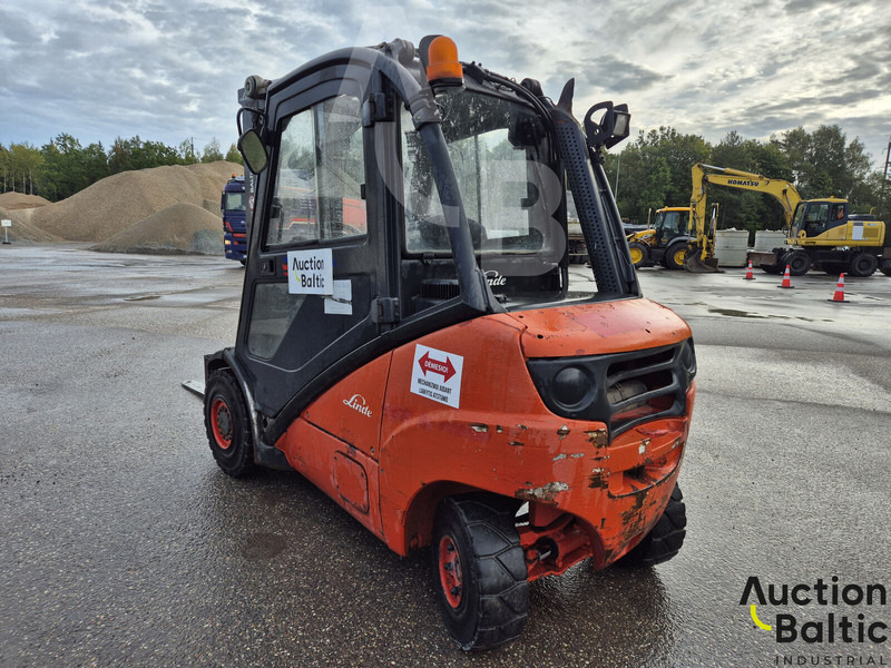 Linde H30D - Diesel viličar: slika Linde H30D - Diesel viličar Linde H30D - Diesel viličar: slika Linde H30D - Diesel viličar