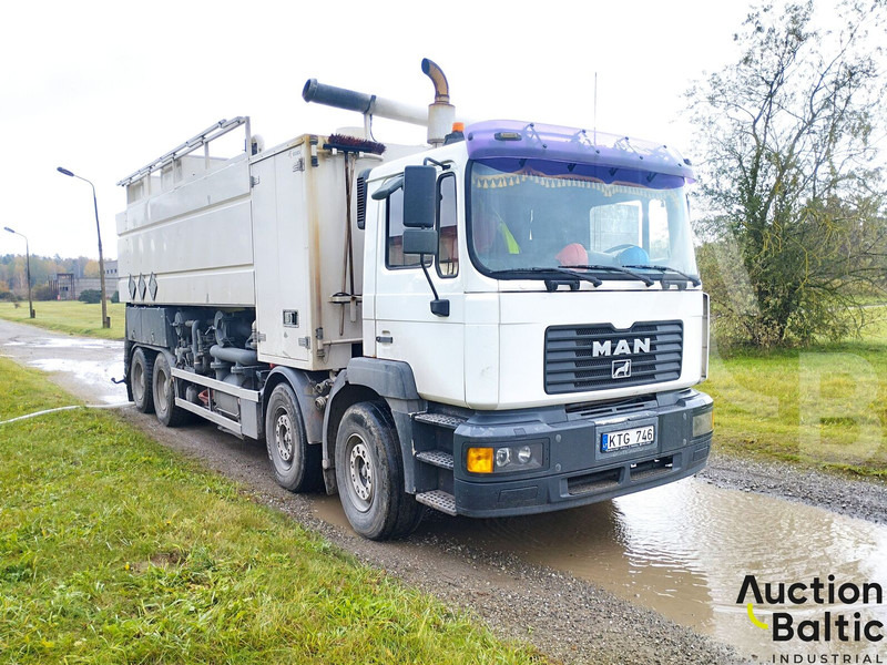 MAN T 46 - Vakum kamion: slika MAN T 46 - Vakum kamion MAN T 46 - Vakum kamion: slika MAN T 46 - Vakum kamion
