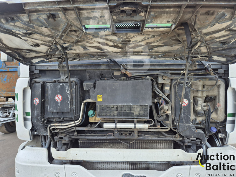Kamion s kukastom dizalicom MAN TGA26.463: slika Kamion s kukastom dizalicom MAN TGA26.463